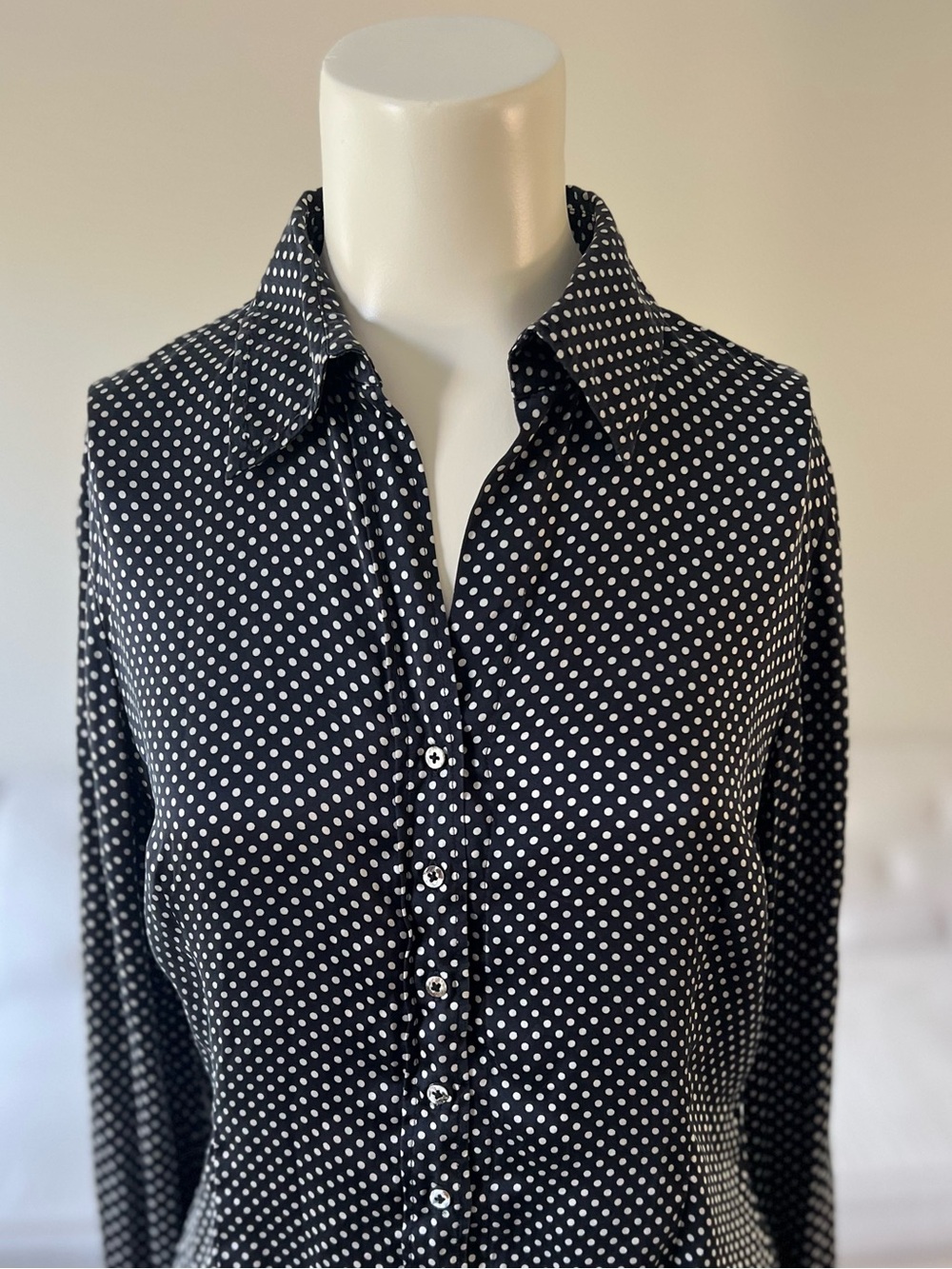 Tahari Silk Shirt - READ Description